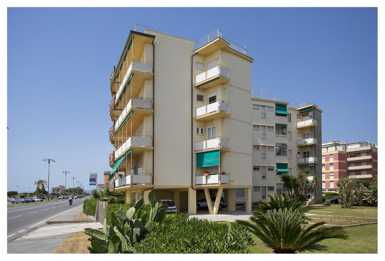 Apartamento Casa Gorgone, Seafront Flat! Viareggio Exterior foto